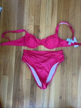 NWT Cupshe Ribbed Underwire Bikini Set in Vibrant Wine